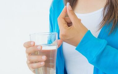 Treatment of cystitis in women